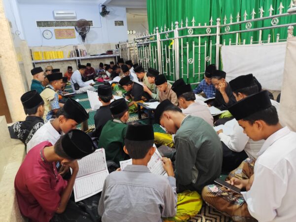 OSIM MTs Nasymut Awali Kegiatan dengan Ziarah dan Khatmil Quran