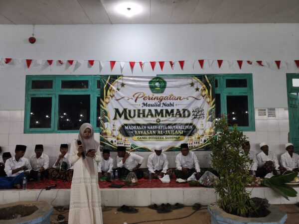 Semarak Maulid Nabi di Nasy-atul Muta’allimin, OSIS Satukan Warga Madrasah dalam Suasana Penuh Kebersamaan